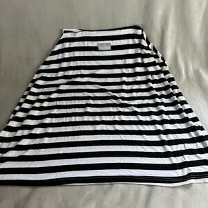 Itzy Ritzy Milk Boss Black and White Striped Nursing Cover